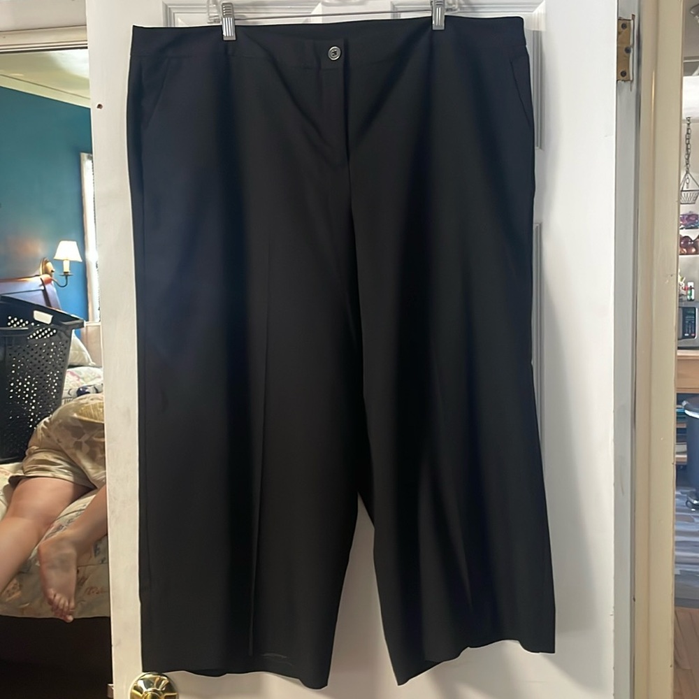 Black Wide-Leg Women's Pants--crop/ankle